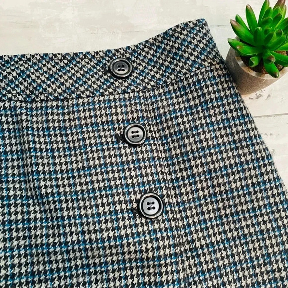 - LOFT Tweed Style Button Skirt - Picture 3 of 7